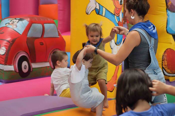 Saltoka eta jolasean pasatu  39 1660043083746