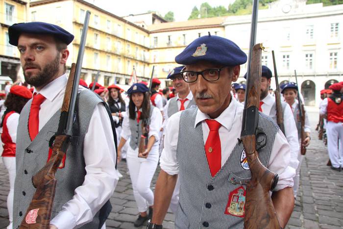 Lizarrez apaindutako kaleeta 134 1498311925388