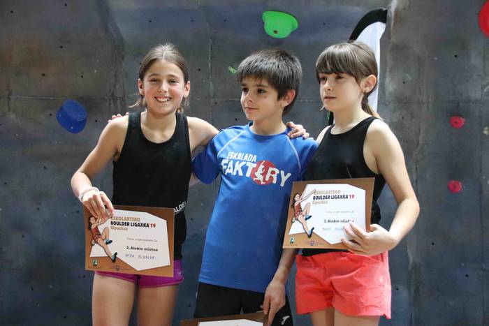 Eskolarteko boulder ligaxka  35 1559488547056