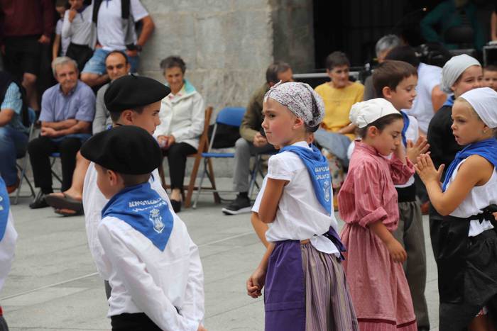 Dantzak, txistuak eta trikit 26 1565549083468