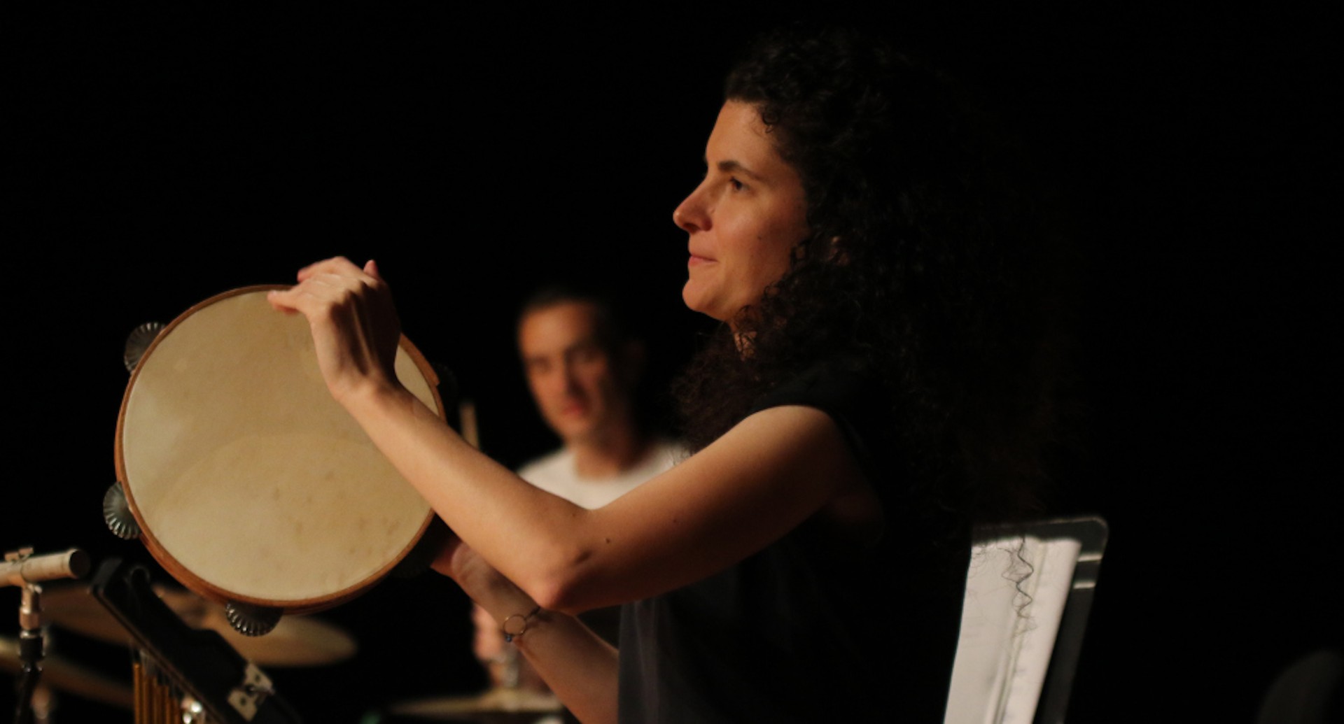 «Oso gertu dugun altxor handi bat da folk musika»