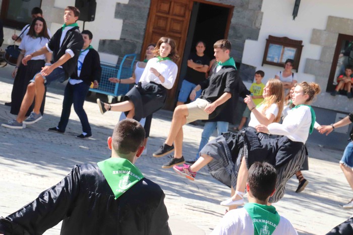 46 gaztek parte hartu dute Irurako Dantza-Sokan - 54