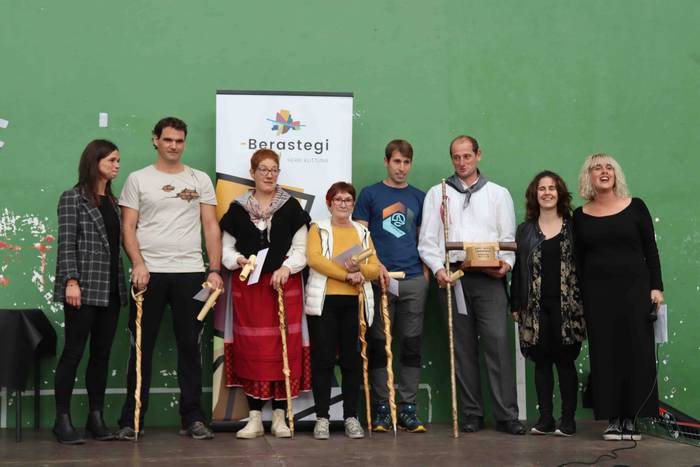 Sari guztiak banatu dituzte, 58 1667751740827