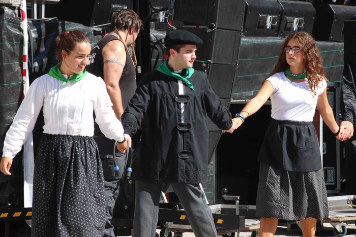 46 gaztek parte hartu dute Irurako Dantza-Sokan - 5