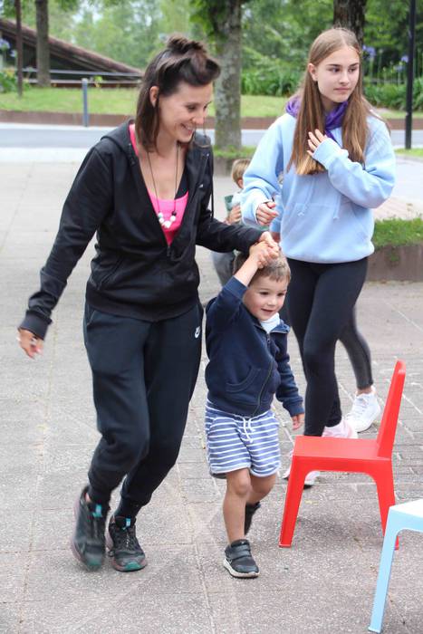 Leaburuko haurrek jolasean o 5 1656520736541