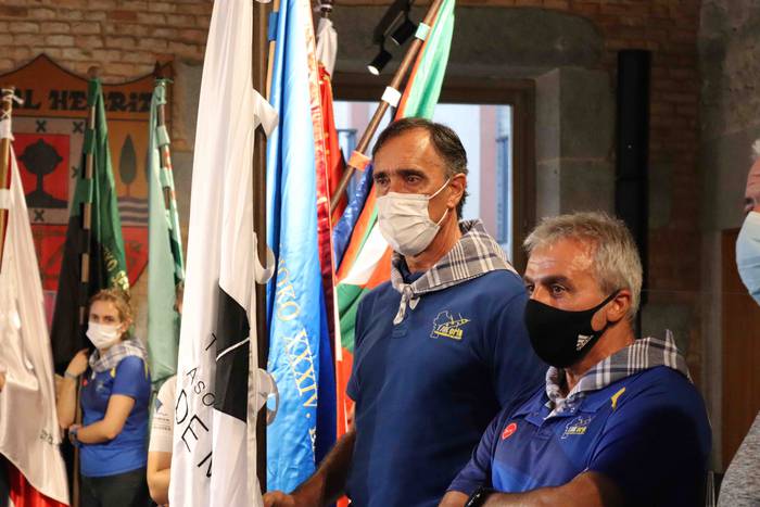 Tolosa urdinez jantzi da 8 1632073493168