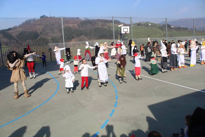 Altzo eskola inauteriak 2017 18 1487872978169