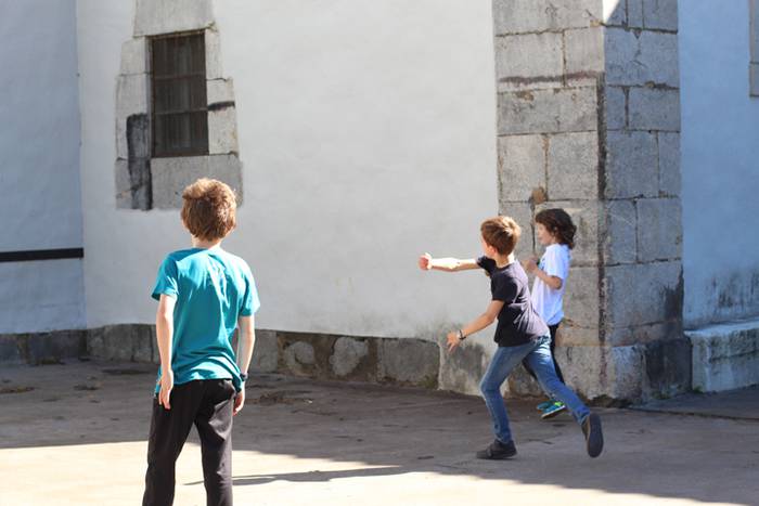 "Gu bezala, beste 100.000 za 16 1528636833458