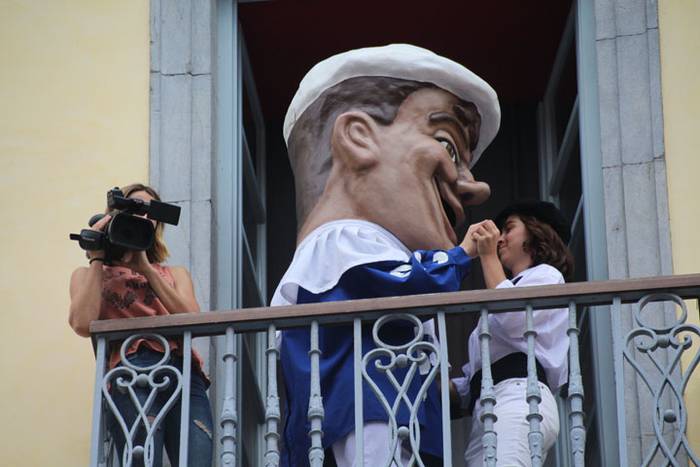 Santuek eta dantzariek poztu 160 1498313068075