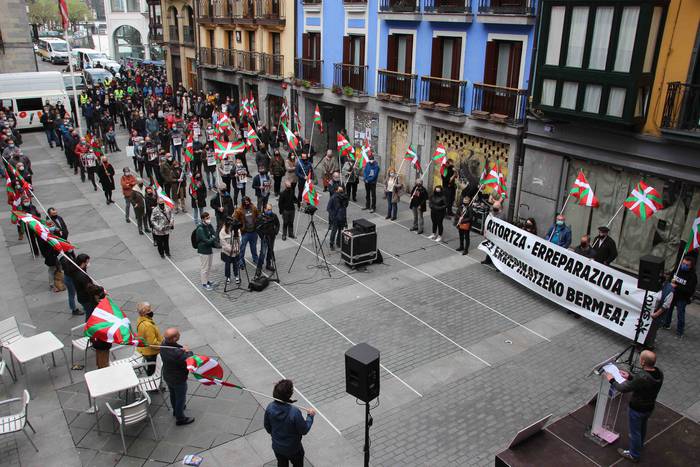 "Bada garaia tortura, gerra  31 1614447057495