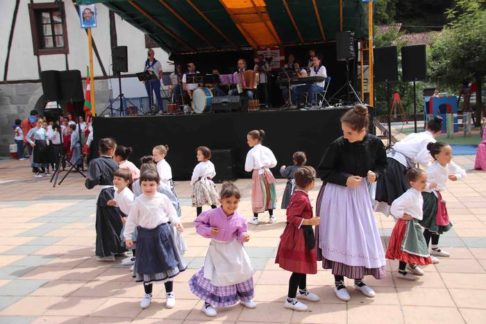 Euskal dantzek harrobia dute 86 1567950091997