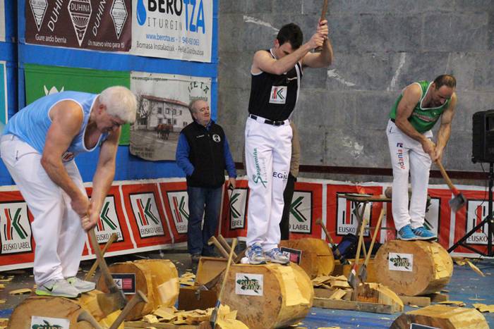 Urrezko aizkora kanporaketa abaltzisketa 68 1461501208488