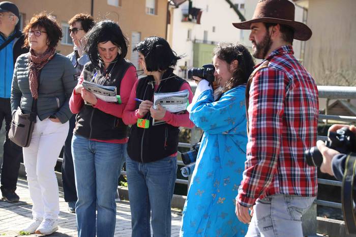 Dantzatzen duen herria 40 1581859460324