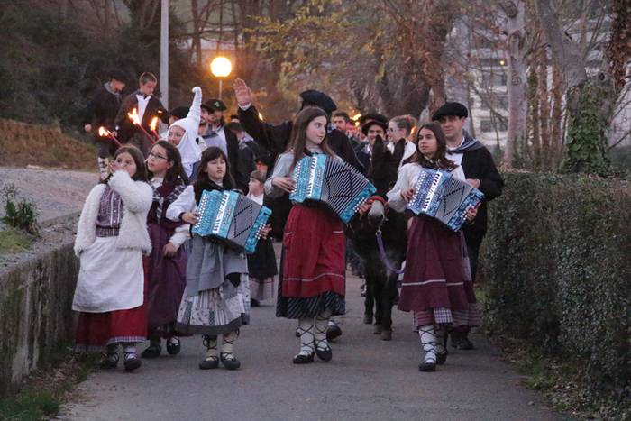 Olentzero eta Mari Domingi 2015 5 1450983289856