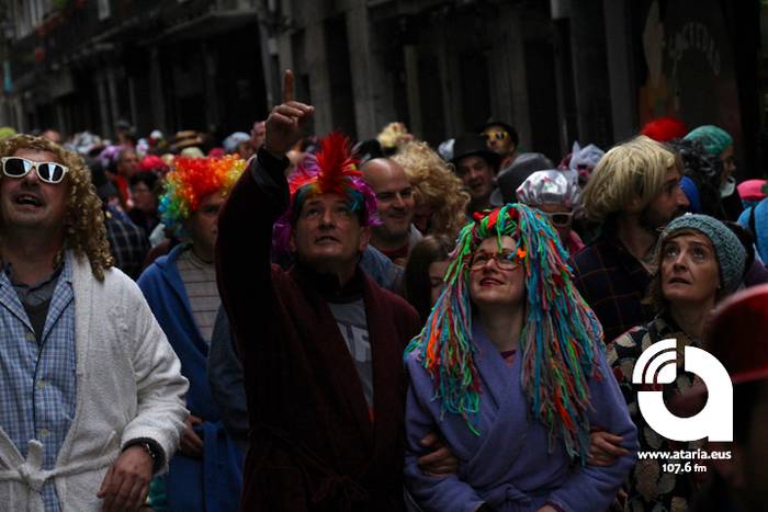 Pijamen iraultzak hartu du T 37 1488100060553