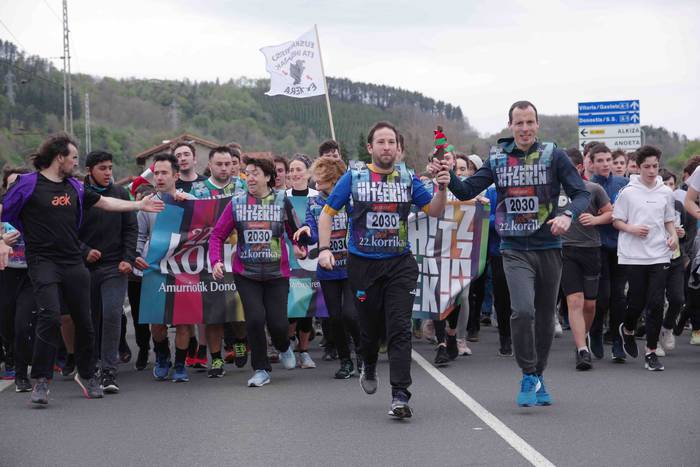 korrika, furgonetatik, Anoet 61 1649421147357