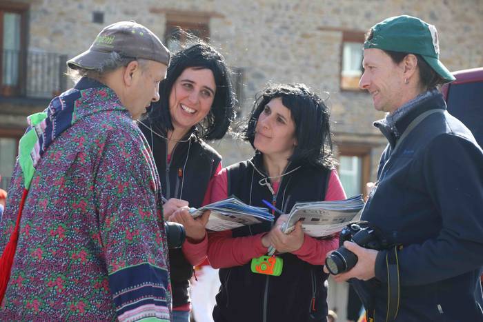 Dantzatzen duen herria 39 1581859459321