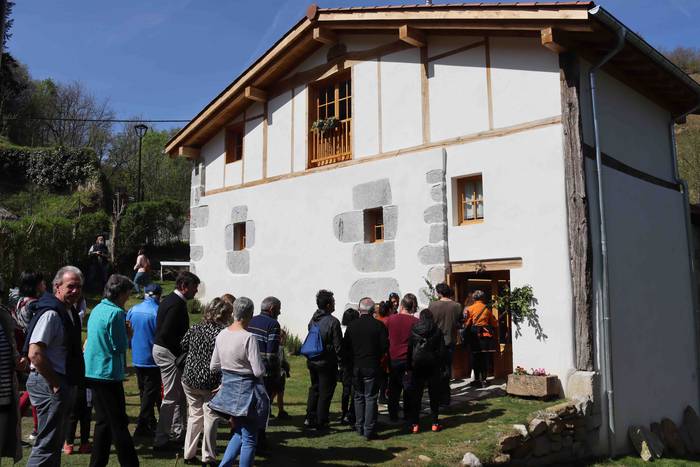 Pello Zabala gunearen ateak  1 1649589516000