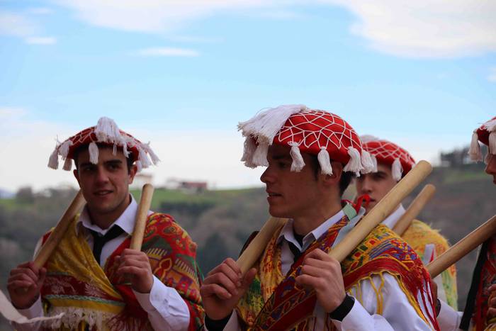 Lo zegoena, esnatu dute Abal 4 1551613536296