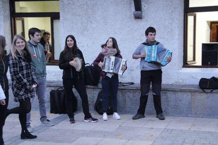 Euskararen Eguna Altzon 2015, gazteek antolatuta 8 1449249366587