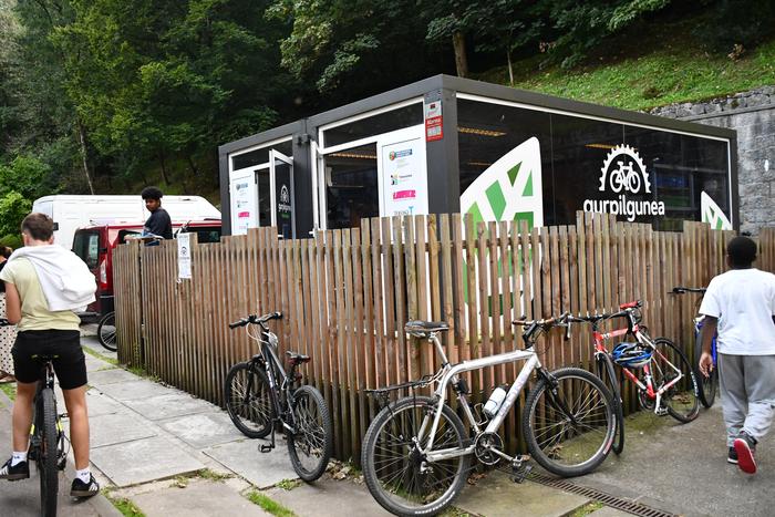 Bizikletak elektrifikatzen ikasteko saioa, Zumardiaren eskutik