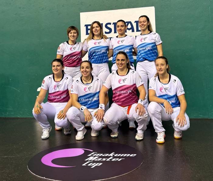 Erasunek abiatu du bidea Binakako Txapelketa Nagusian