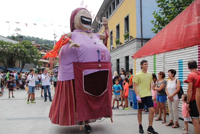 Morea nagusi plazan eta balk 31 1503489272059