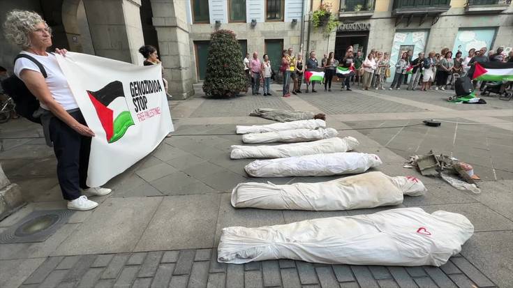 Husam Ma'ruf gazatarraren testuak irakurri dituzte