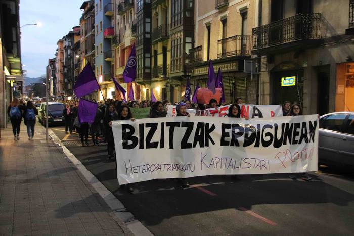 "Mundua geratu dugu" 38 1552072545385