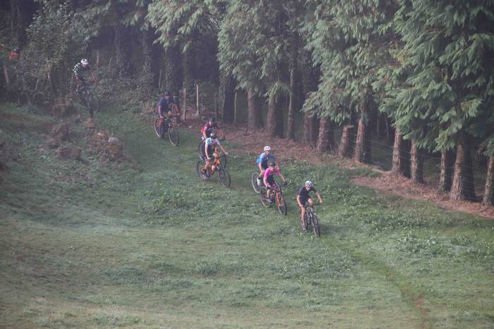 Mendi bizikleta lasterketare 38 1660377620874