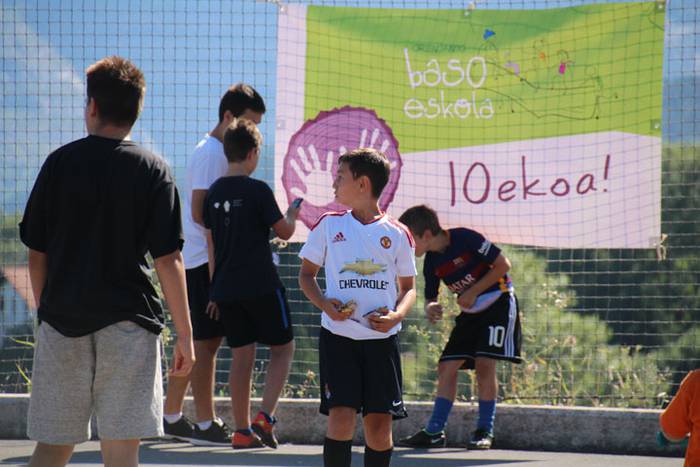 Haurrek hasi dute festa Orendainen 16 1471174679635