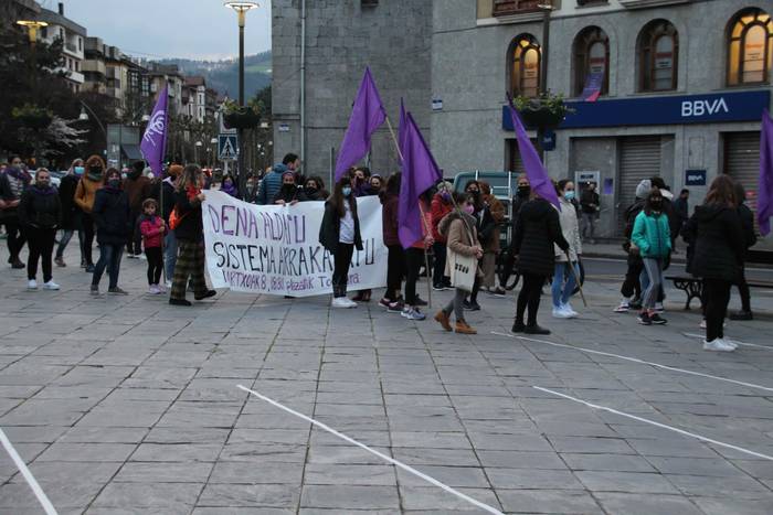 Emakumeek eskualdeko kaleak  14 1615231230502