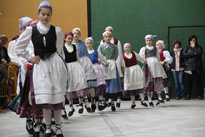 Dantzari txiki eguna anoetan 22 1463914947136