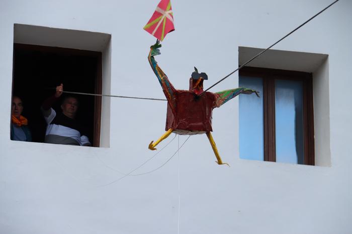 Oilarrak egingo du kukurruku