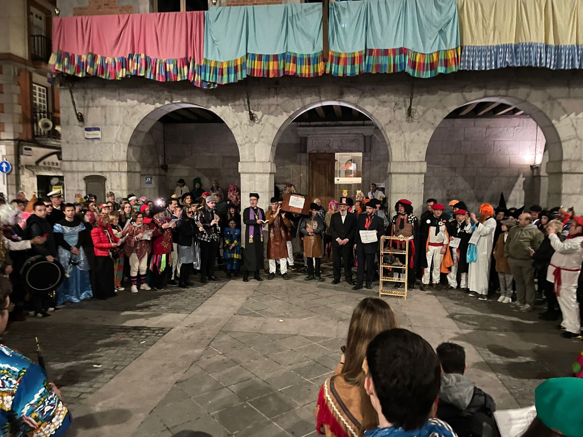 Iritsi dira lehen argazkiak