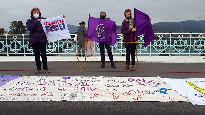 Hendaiaraino heldu dira esku 9 1615033720495