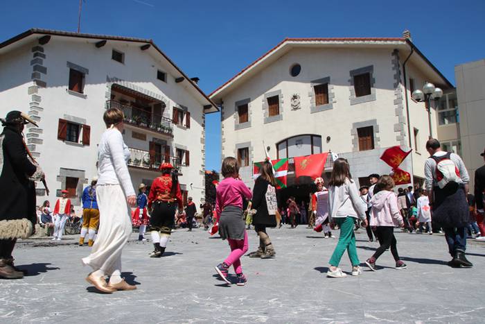 Maskaradak herriz herri 88 1494160759114