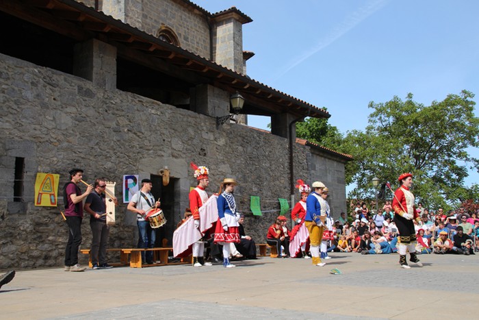 Dantza, kantua eta antzerkia, maskaradan - 26