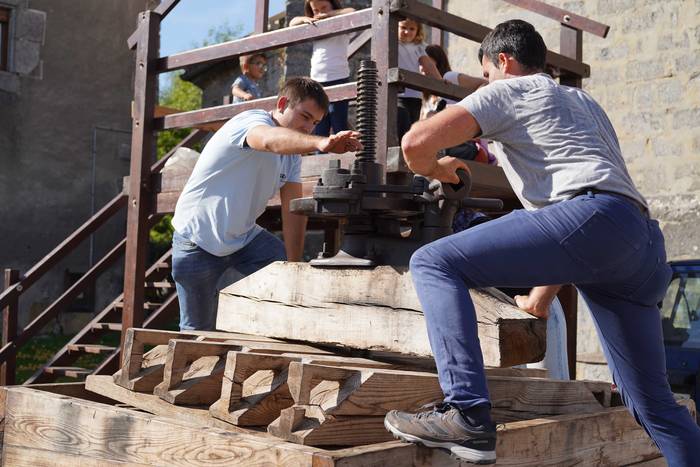 Sagar uzta festa jendetsua 33 1760790643324