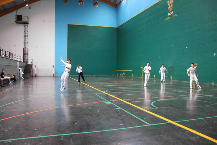 Alegiarrek ezin izan dute Oi 52 1623500201127