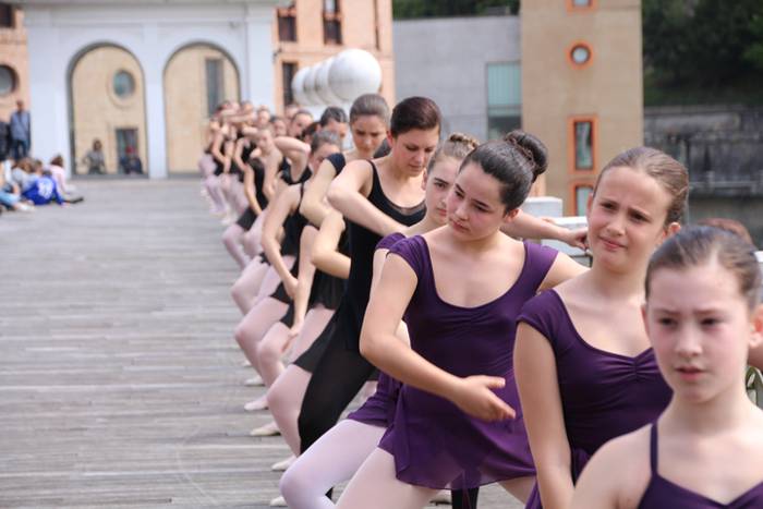 Barandari helduta dantzan 10 1523801293860