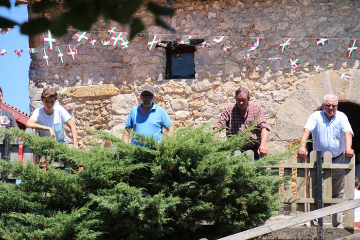 Festa giroa Santamañan 34 1468781820887