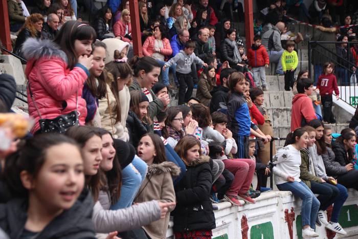 Txaranga eta zezenak piñata  6 1488738752761