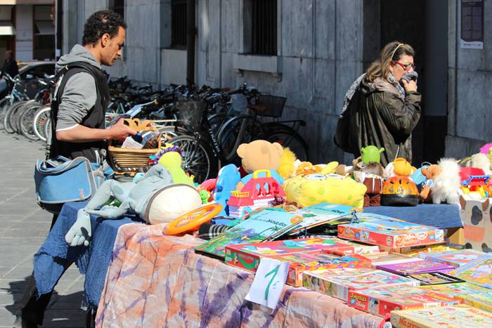 Bigarren eskuko azoka, Sahar 18 1492863278000