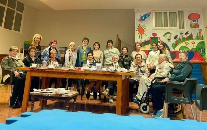 Berrobiko emakumeak sareturik