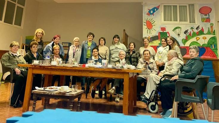 Berrobiko emakumeak sareturik