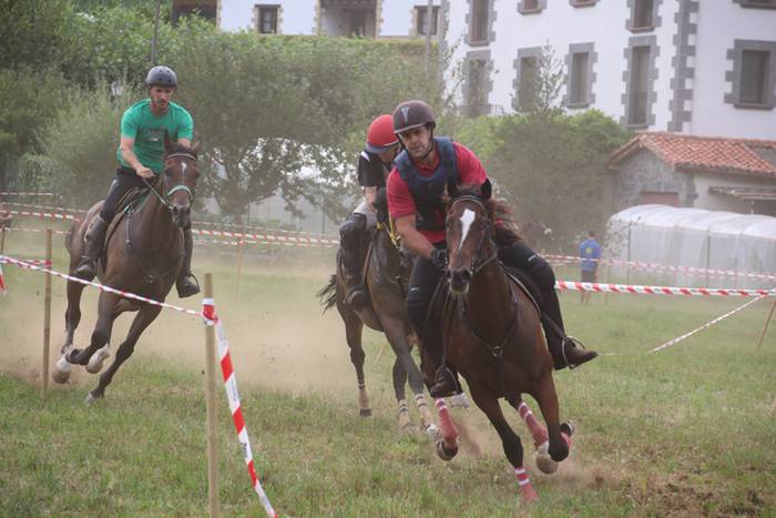 Zaldiak lasterka, gazteak desafioan 100 1472407254706