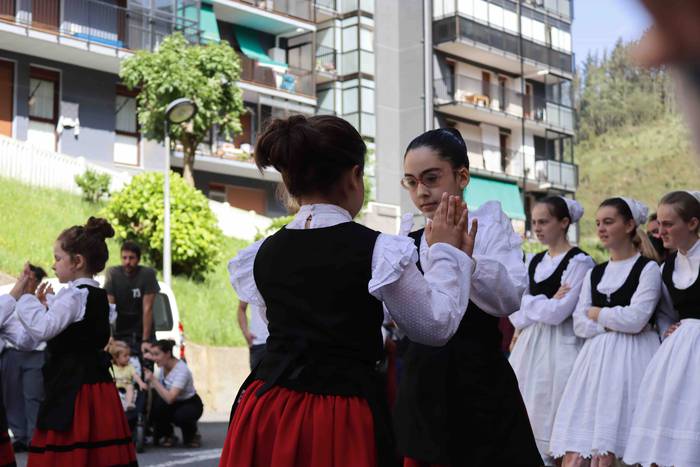 Dantzari eguna ari dira ospa 9 1652614042150