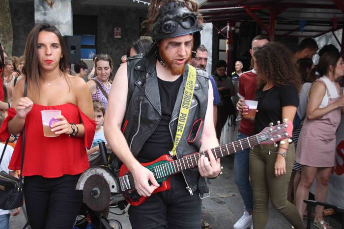 Norberak bere bazkaria, eta  34 1532630971581