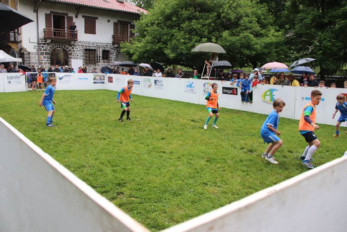 4x4 futbola protagonista Larramendin